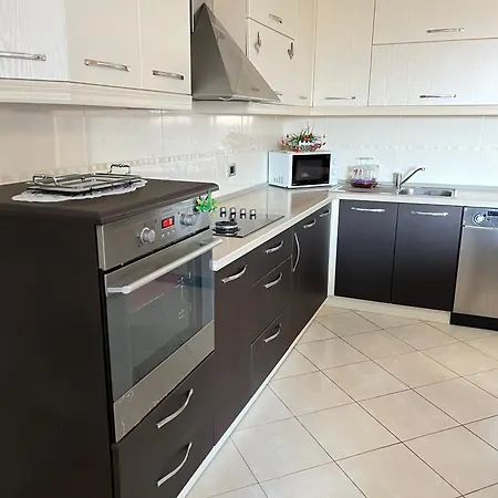 Apartman Whole Flat Near Lake *